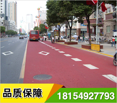 公交車(chē)專(zhuān)用道廣泛應(yīng)用于:城市公交車(chē)專(zhuān)用道,公交港灣,高架橋的坡道,陡坡,急彎,交叉路口交通警示減速帶,防滑帶,斑馬線(xiàn),環(huán)島等.